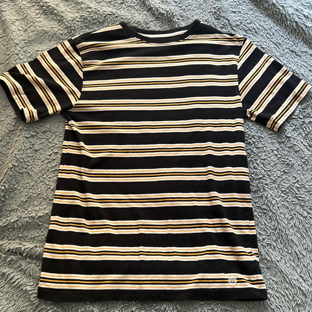 Striped black white and yellow tshirt